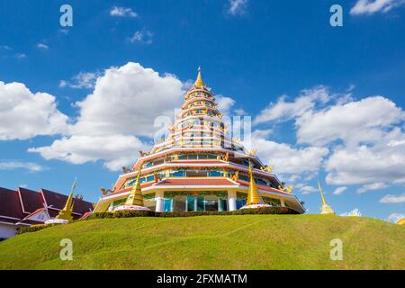 Huai Pla Kung Tempel ist ein Tempel mit Thai-chinesischen Gebäuden, Chiang Rai, Thailand. Stockfoto