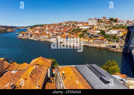 Alte Architektur von Porto und Vila Nova de Gaia, Nordregion, Portugal Stockfoto