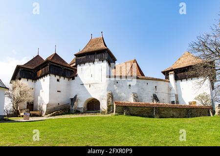 Wehrkirche und die Festung von Viscri, Weltkulturerbe der UNESCO, Siebenbürgen, Rumänien, Europa Stockfoto