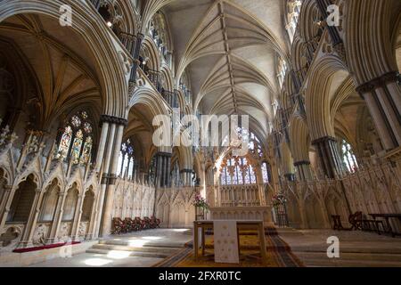 Der Engel-Chor aus dem 14. Jahrhundert und der Hochaltar der Lincoln Cathedral, Lincoln, Lincolnshire, England, Vereinigtes Königreich, Europa Stockfoto