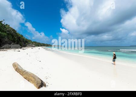 Feiner weißer Sand am Bira Beach in diesem Ferienort im äußersten Süden, 190 km von Makassar, Tanjung Bira, Sulawesi, Indonesien, Südostasien, Asien Stockfoto