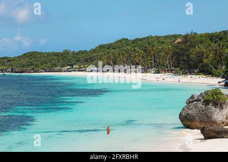 Feiner weißer Sand am Bira Beach in diesem Ferienort im äußersten Süden, 190 km von Makassar, Tanjung Bira, Sulawesi, Indonesien, Südostasien, Asien Stockfoto