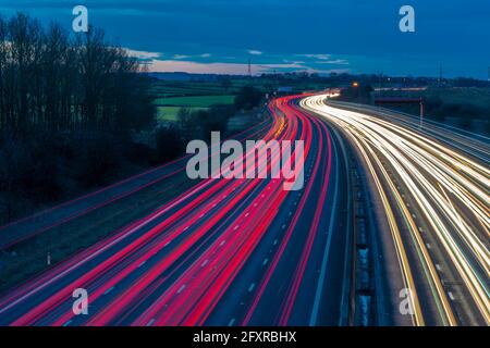 Ansicht der Ampeln auf der Autobahn M1 in der Nähe von Chesterfield, Derbyshire, England, Großbritannien, Europa Stockfoto