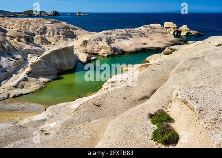 Berühmter Strand von Sarakiniko auf der Insel Milos in Griechenland Stockfoto