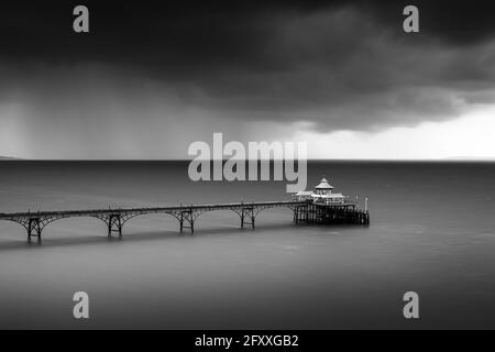 Clevedon Pier in der Mündung des Flusses Severn, North Somerset, England. Stockfoto