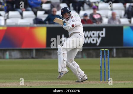 CHESTER LE STREET, GROSSBRITANNIEN. 27. MAI Essex's Michael Pepper schlagen während des LV= County Championship Spiels zwischen Durham County Cricket Club und Essex in Emirates Riverside, Chester le Street am Donnerstag, 27. Mai 2021. (Kredit: Mark Fletcher, Mi News) Kredit: MI Nachrichten & Sport /Alamy Live Nachrichten Stockfoto