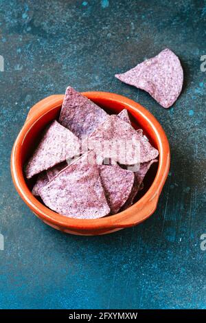 Blauen Mais-Tortilla-Chips Stockfoto