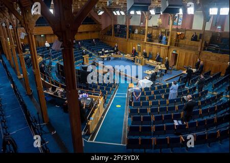 Der Herzog und die Herzogin von Cambridge während der Abschlusszeremonie der Generalversammlung der Church of Scotland, in der Assembly Hall in Edinburgh. Bilddatum: Donnerstag, 27. Mai 2021. Stockfoto