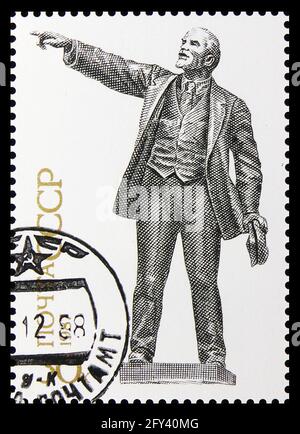 MOSKAU, RUSSLAND - 31. AUGUST 2019: Briefmarke gedruckt in der Sowjetunion (Russland) gewidmet 70. Jahrestag der Großen Oktoberrevolution, Serie, circa Stockfoto