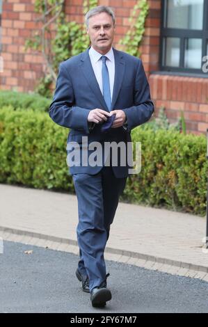 MLA Paul Frew kommt zum DUP-Treffen, um Edwin Poots als neuen Parteivorsitzenden im Ramada Hotel in Belfast zu ratifizieren. Bilddatum: Donnerstag, 27. Mai 2021. Stockfoto