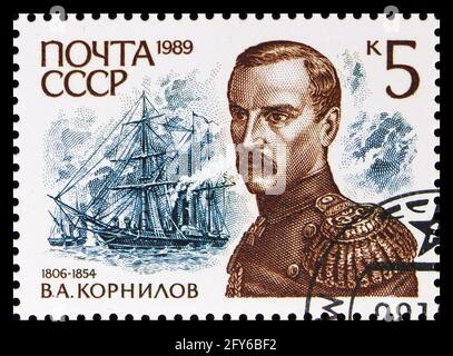 MOSKAU, RUSSLAND - 31. AUGUST 2019: Die in der Sowjetunion (Russland) gedruckte Briefmarke zeigt Vladimir Kornilov (1806-1854), russische Admiralsserie, um 19 Stockfoto
