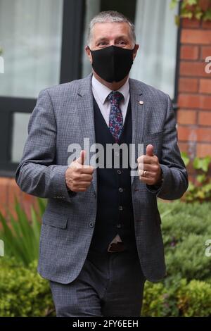 MLA Paul Girvan kommt zum DUP-Treffen, um Edwin Poots als neuen Parteichef im Ramada Hotel in Belfast zu ratifizieren. Bilddatum: Donnerstag, 27. Mai 2021. Stockfoto