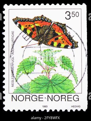 MOSKAU, RUSSLAND - 23. SEPTEMBER 2019: In Norwegen gedruckte Briefmarke zeigt kleine Tortoiseshell (Aglais urticae), Schmetterlingsserie, um 1993 Stockfoto