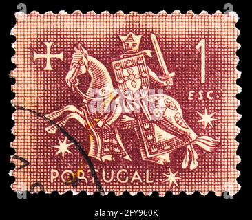 MOSKAU, RUSSLAND - 23. SEPTEMBER 2019: Briefmarke gedruckt in Portugal zeigt Ritter zu Pferd, Reitsiegel der König-Diniz-Serie, 1 Dollar - Portugiesisch Stockfoto