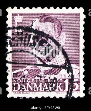 MOSKAU, RUSSLAND - 23. SEPTEMBER 2019: Die in Dänemark gedruckte Briefmarke zeigt König Frederik IX., Serie, um 1950 Stockfoto