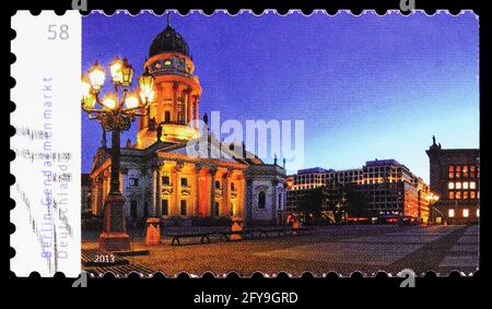 MOSKAU, RUSSLAND - 23. SEPTEMBER 2019: Die in Deutschland gedruckte Briefmarke zeigt Gendarmenmarkt, Berlin, Deutschlands schönste Panoramen-Serie, um 2 Stockfoto