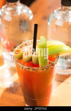 Ein kanadischer Caesar, ähnlich einem Bloody Mary, Cocktail in einer Bar in Whistler BC, Kanada. Stockfoto