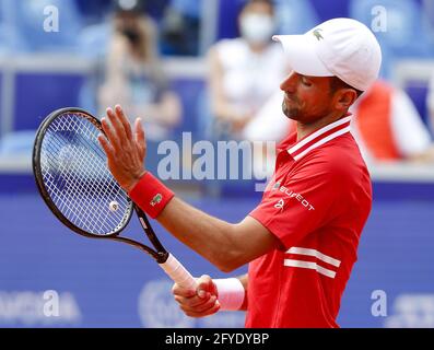 Belgrad. Mai 2021. Der serbische Novak Djokovic reagiert während seiner Runde von 8 Einzelspielen gegen den Argentinier Federico Coria bei den ATP 250 Belgrade Open am 27. Mai 2021 in Belgrad, Serbien. Kredit: Predrag Milosavljevic/Xinhua/Alamy Live Nachrichten Stockfoto