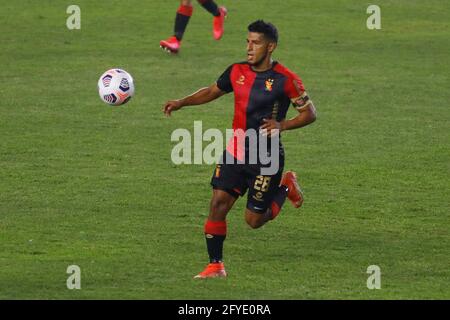 Lima, Peru. Mai 2021. Alexis Arias bei einem Spiel zwischen Melgar (PER) und Metropolitanos FC (VEN) spielte im Monumental U Stadium in Lima, Peru. Spiel gültig für Gruppe D, sechste Runde der Gruppenphase der CONMEBOL Sulamericana 2021. Kredit: Ricardo Moreira/FotoArena/Alamy Live Nachrichten Stockfoto