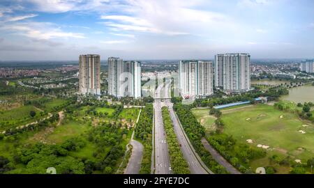 Eco-Park Wohngebiet, Hung Yen, Vietnam - 3. Mai 2021: Panoramabild des ökologischen Stadtgebiets des Eco-Parks von oben gesehen. Dies ist ein städtisches Gebiet CO Stockfoto