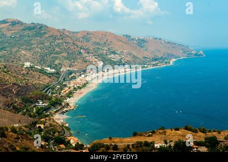 Blick Richtung Norden vom griechische Theater in Taormina, Sizilien, Italien Stockfoto