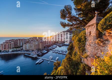 FÜRSTENTUM MONACO, HAFEN FONTVIEILLE Stockfoto