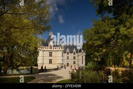 FRANKREICH. INDRE-ET-LOIRE (37) SCHLOSS AZAY-LE-RIDEAU AUS DEM PARK Stockfoto