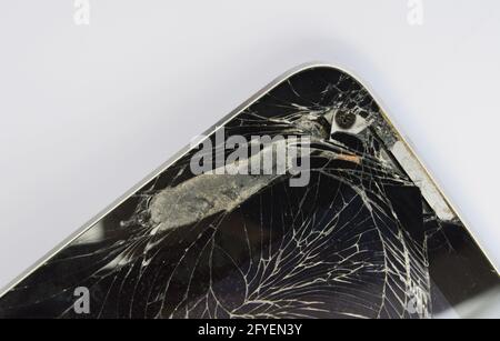 Zerbrochene Ecken eines Touchscreen-Bildschirms aus Tablet-Glas Stockfoto