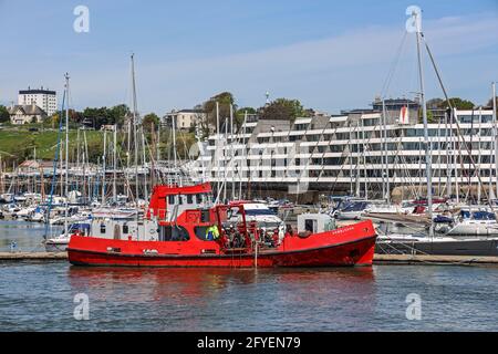 Das Hambledon-Trainingsschiff in Mayflower Marina, Richmond Walk, Devonport, Plymouth. Ausgestattet mit einer nassen Glocke bietet das Schiff einen sicheren Lebensraum bei de Stockfoto