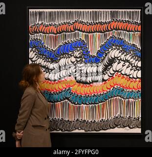 Bonhams, London, Großbritannien. 28 Mai 2021. Bonhams Moderne und zeitgenössische Kunst des Nahen Ostens, einschließlich Baghdadiyat, Verkaufsvorschau. Der Verkauf findet am 2. Juni 2021 statt. Bild: Charles Hossein Zenderoudi (Iran, geboren 1937). ZAMIN LARZEH, Schätzung: £90,000-120,000. Quelle: Malcolm Park/Alamy Live News. Stockfoto