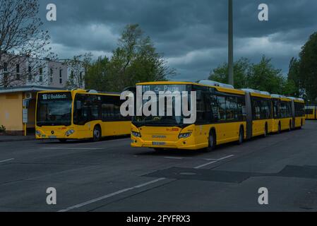 Ein Bus hält an der Endstation, BVG, Berlin Schöneweide, Deutschland, macht eine Pause Stockfoto