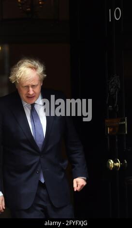 London, England, Großbritannien. Mai 2021. Der britische Premierminister BORIS JOHNSON begrüßt den Premierminister von HungaryÂ Viktor Orban in der Downing Street 10 zu einem bilateralen Treffen. Kredit: Tayfun Salci/ZUMA Wire/Alamy Live Nachrichten Stockfoto