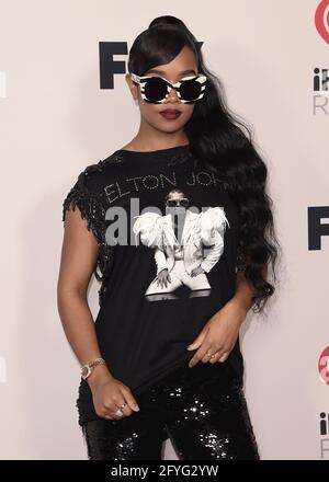 USA. Mai 2021. 2021 IHEART RADIO MUSIC AWARDS: H.E.R. nimmt an den IHEARTRADIO MUSIC AWARDS 2021 Teil, die am 27. Mai (8:00-10:00 Uhr ET/PT Tape-Delayed) auf FOX live übertragen werden. (Foto von Scott Kirkland/FOX/PictureGroup/Sipa USA). © 2021 FOX MEDIA, LLC. Quelle: SIPA USA/Alamy Live News Stockfoto