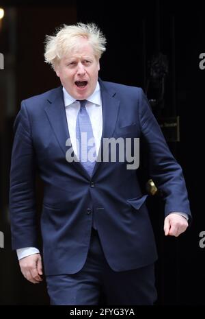 28. Mai 2021, London, England, Vereinigtes Königreich: Der britische Premierminister BORIS JOHNSON begrüßt den ungarischen Premierminister Viktor Orban zu einem bilateralen Treffen in der Downing Street 10. (Bild: © Tayfun Salci/ZUMA Wire) Stockfoto