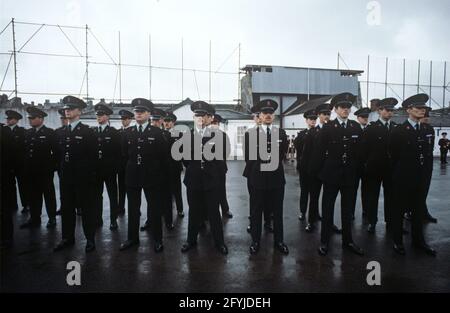 ENNISKILLEN, VEREINIGTES KÖNIGREICH - SEPTEMBER 1978. RUC, Royal Ulster Constabulary, Polizisten Cadets on Graduation Day, Enniskillen RUC College, Nordirland, 1970er Jahre Stockfoto