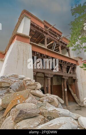 Vertikales Bild des Alchi-Klosters in der Nähe von Leh, Jammu und Kaschmir, Ladakh - Indien Stockfoto