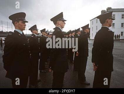 ENNISKILLEN, VEREINIGTES KÖNIGREICH - SEPTEMBER 1978. RUC, Royal Ulster Constabulary, Polizisten Cadets on Graduation Day, Enniskillen RUC College, Nordirland, 1970er Jahre Stockfoto