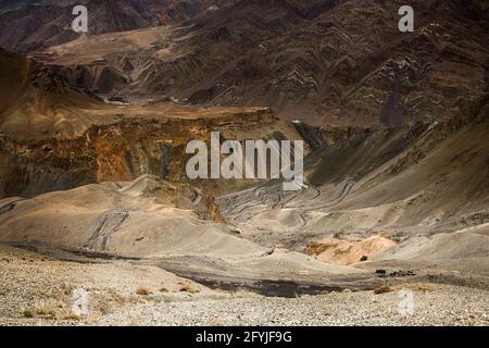 Schöne Luftaufnahme von Mondland, Himalaya-Berg Hintergrund, Ladakh, Jammu und Kaschmir, Indien. Stock-Foto von Ladakh. Stockfoto