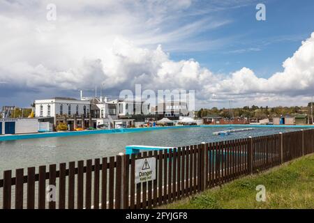 Lymington Sea Water Bäder. Der älteste natürliche Freiluft-Swimmingpool in Großbritannien. Lymington, Hampshire, England, Großbritannien Stockfoto