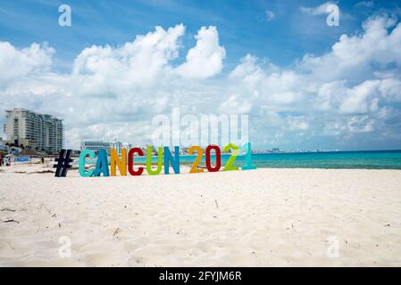 Cancun 2021 Schild am Strand in Cancun in Mexiko. Stockfoto