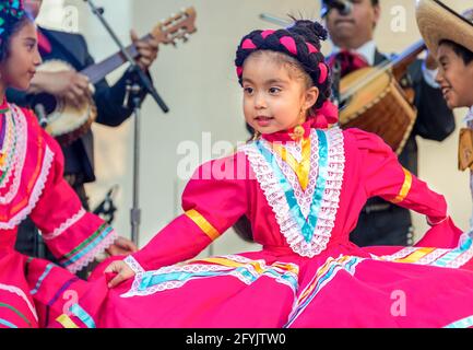 Traditionelles Mexfest am Yonge-Dundas Square, Toronto, Kanada. Das Jahr 2015 Stockfoto