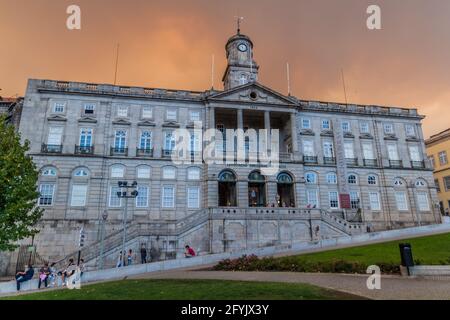 PORTO, PORTUGAL - 16. OKTOBER 2017: Börsenpalast Palacio da Bolsa in Porto, Portugal. Stockfoto