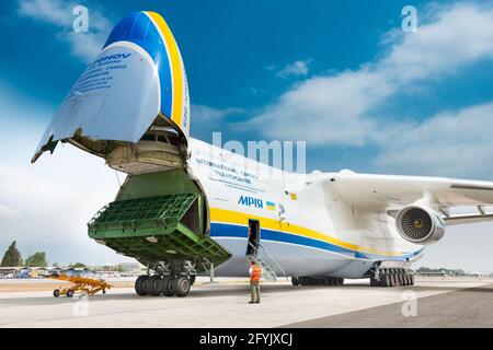 Santiago de Chile, Metropolregion, Chile, Südamerika - die Antonov 225 ist auch als AN-225 bekannt und das größte Flugzeug der Welt. Stockfoto