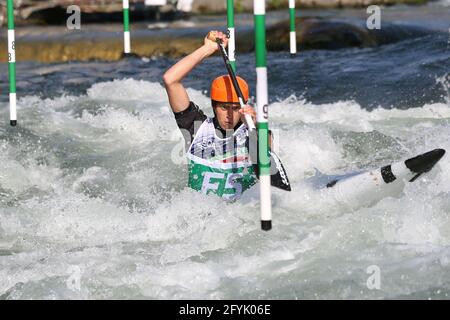 Vorläufer BARZON von Italien vor dem Frauen-Kanu (C1) Halbfinale während der ECA-Europameisterschaft auf der Dora Baltea River am 9. Mai 2021 i Stockfoto