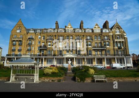 Ramsgate, Großbritannien - 28. Mai 2021: Blick von vorne auf das Granville Hotel an der Victoria Parade Stockfoto