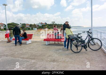 Arcachon, Frankreich, Kleine Gruppen, Touristen Besuchen, Strandszenen, Urlaub, Fahrräder, Landschaft Stockfoto