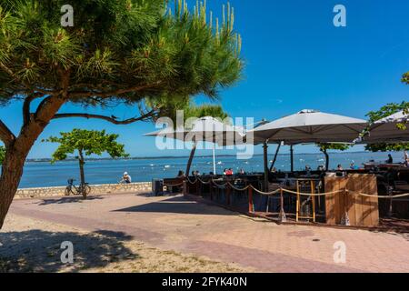 Arcachon, Frankreich, Touristen zu Besuch, Strandszenen, französisches Bistro-Restaurant, Café am Strand Stockfoto