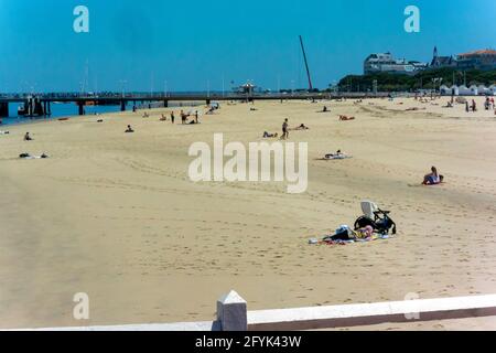 Arcachon, Frankreich, Touristen zu Besuch, Strandszenen, Menschen im Urlaub Stockfoto