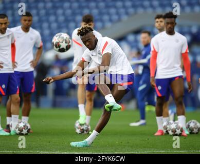 Porto, Portugal, 28. Mai 2021. Tammy Abraham aus Chelsea schießt während einer Trainingseinheit im Estadio do Dragao, Porto. Bildnachweis sollte lauten: David Klein/Sportimage Kredit: Sportimage/Alamy Live News Stockfoto