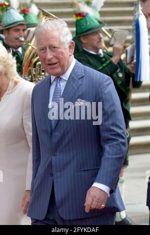 Prinz Charles läuft auf dem roten Teppich anlässlich seines offiziellen Empfangs am 9. Mai 2019 in München, Bayern Stockfoto